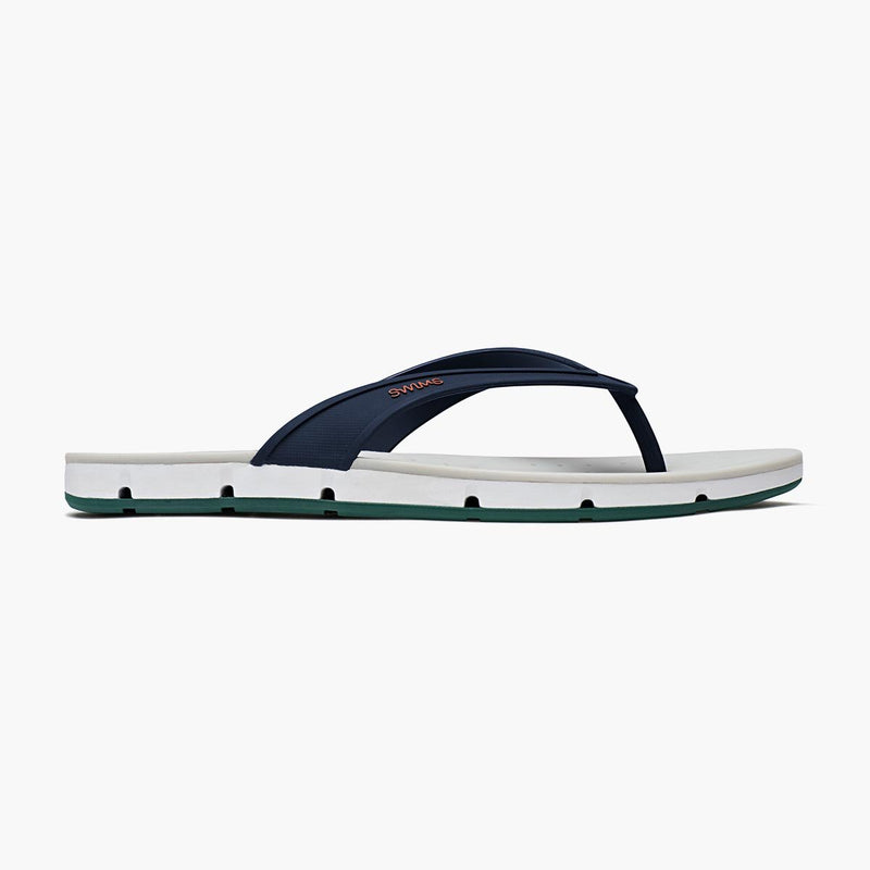 background::grey,variant::NAVY/WHITE/COURTGREEN